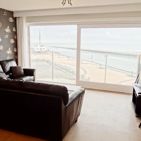 Attic By The Sea Wall, Cleaning Included
